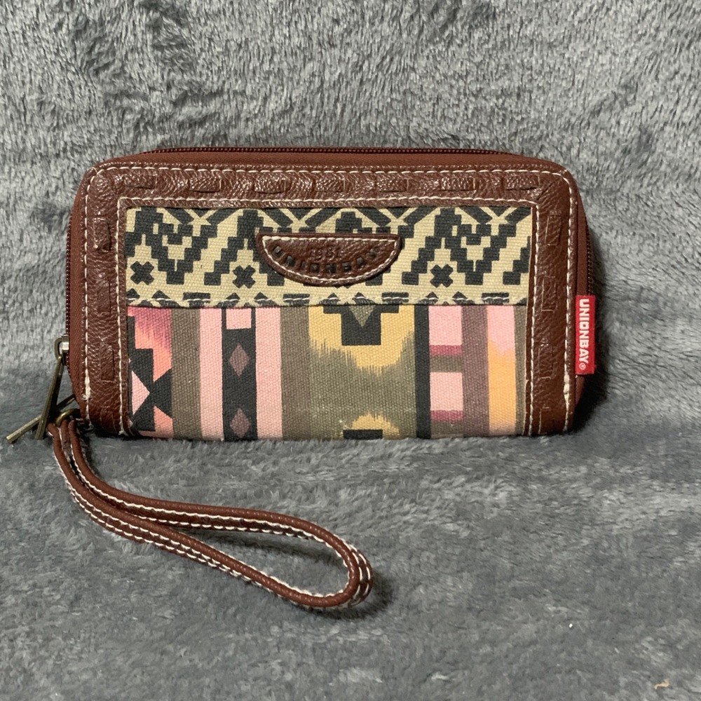 Unionbay Womens Southwestern Geometric Double Zip Wristlet Wallet Brown Pink